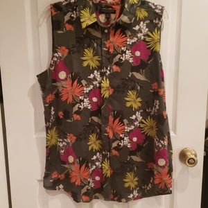 Banana Republic sleeveless shirt.